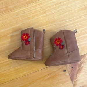 Baby girl moccasins. Never worn floral embroidered moccasins. 3-6 months